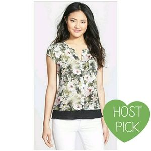 Sanctuary Floral Blouse Top" City Mix" Tee
Size M